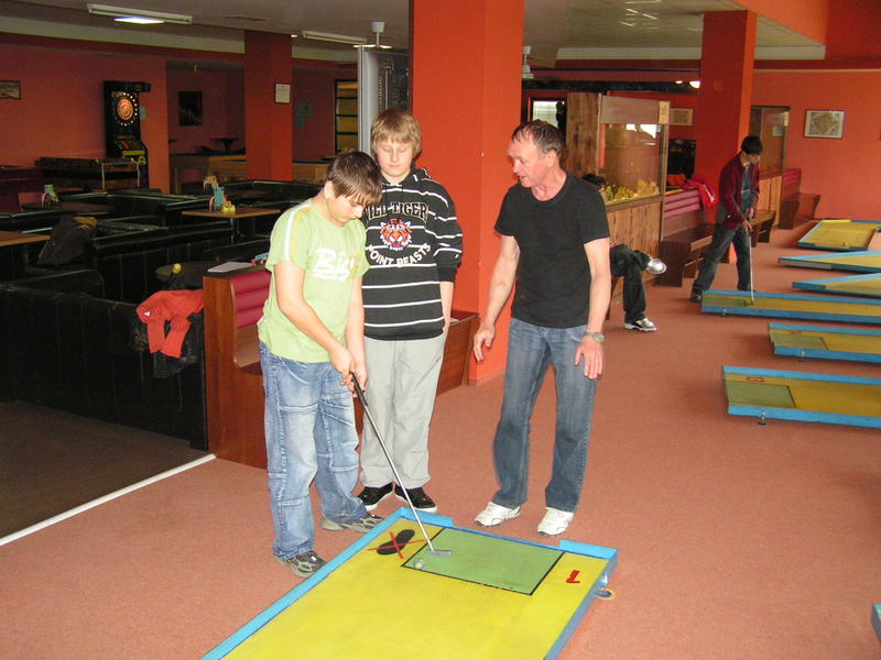 components/com_spgm/spgm/gal/sport/minigolf_08/pict0043.jpg